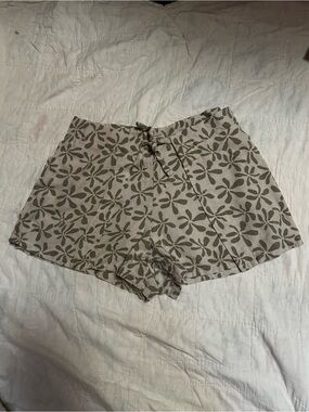 Jessica Simpson Taupe Floral Print Linen Blend Shorts Size L (10)